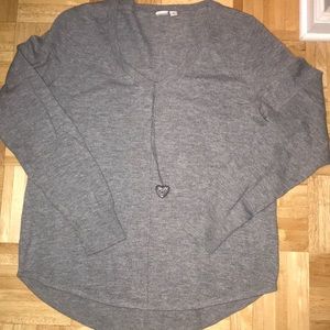 V -Neck Gap sweater